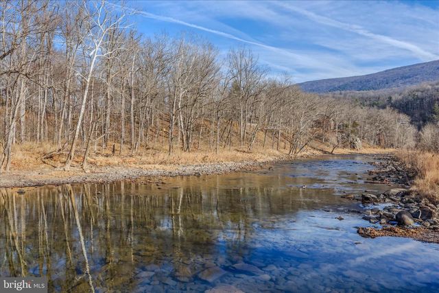 272 TONOLOWAY POINT CIR, Great Cacapon, WV 25422