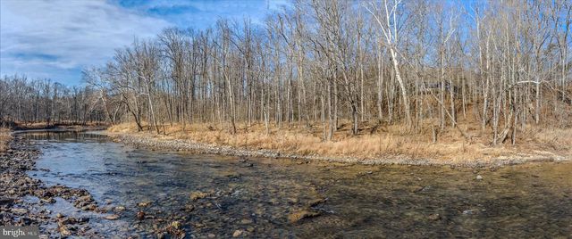 272 TONOLOWAY POINT CIR, Great Cacapon, WV 25422