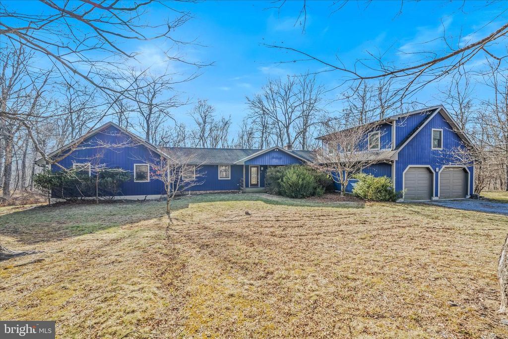 272 TONOLOWAY POINT CIR, Great Cacapon, WV 25422