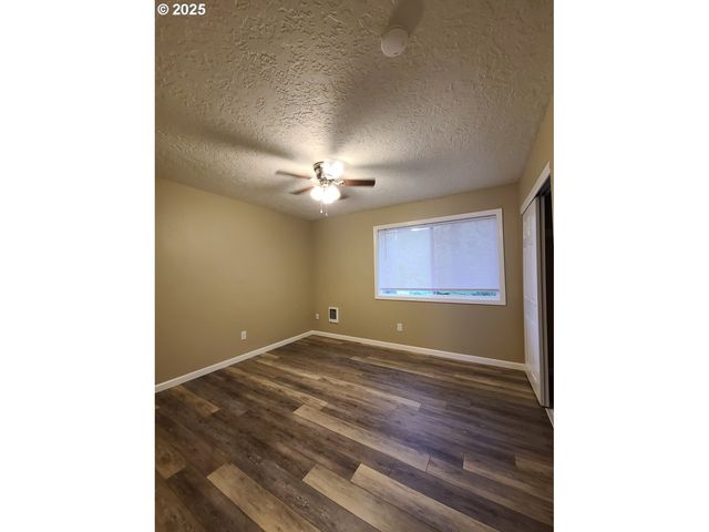 131 Se Ainslee Ave, Depoe Bay, OR 97341