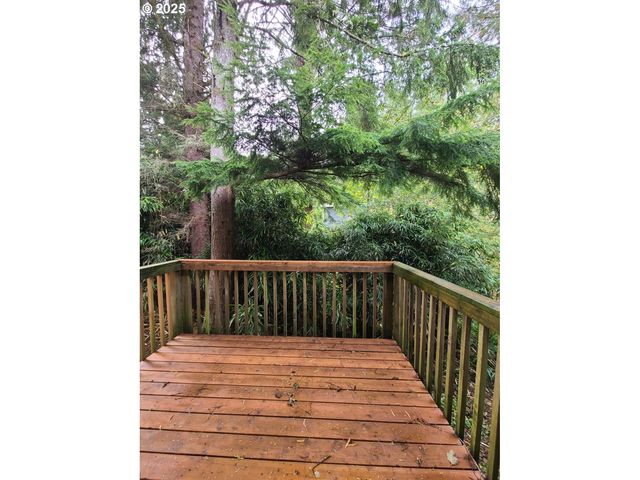 131 Se Ainslee Ave, Depoe Bay, OR 97341