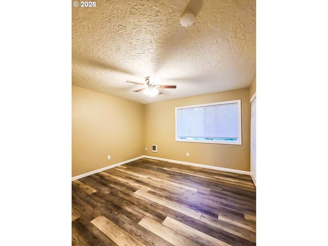 131 Se Ainslee Ave, Depoe Bay, OR 97341