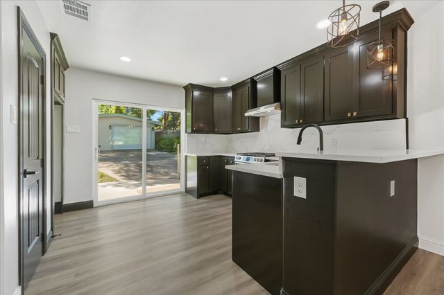 1918 Elmwood Boulevard, Dallas, TX 75224