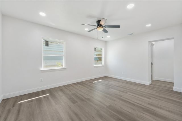 1918 Elmwood Boulevard, Dallas, TX 75224