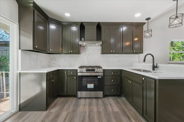 1918 Elmwood Boulevard, Dallas, TX 75224