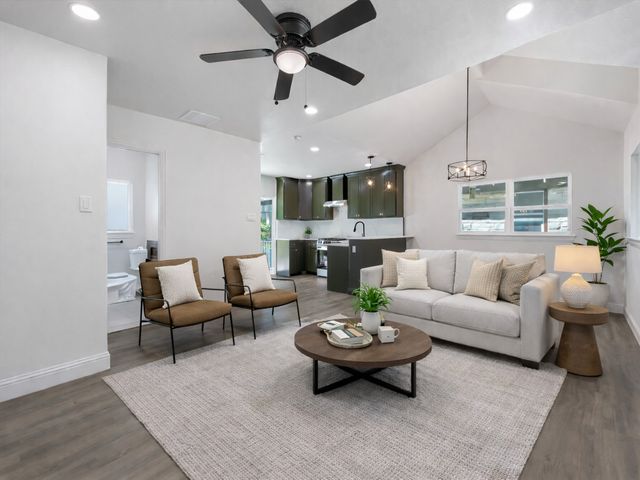 1918 Elmwood Boulevard, Dallas, TX 75224