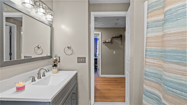 133 Oakdale Avenue, Pawtucket, RI 02860