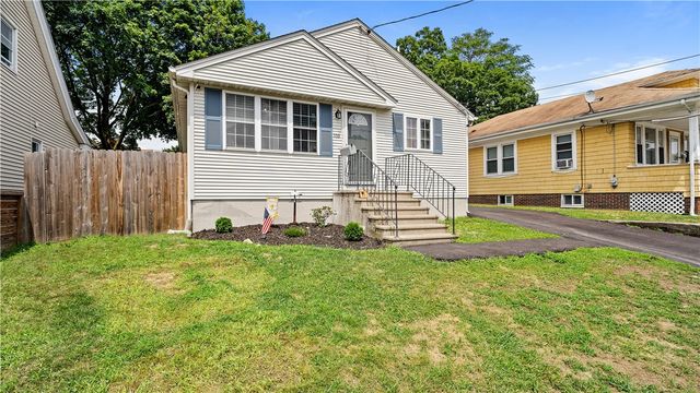 133 Oakdale Avenue, Pawtucket, RI 02860