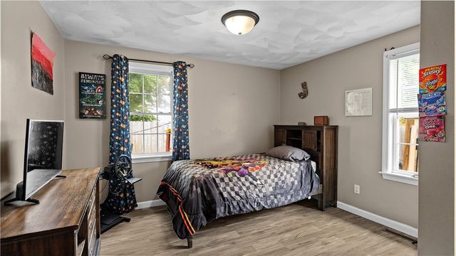 133 Oakdale Avenue, Pawtucket, RI 02860