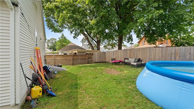 133 Oakdale Avenue, Pawtucket, RI 02860