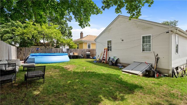 133 Oakdale Avenue, Pawtucket, RI 02860