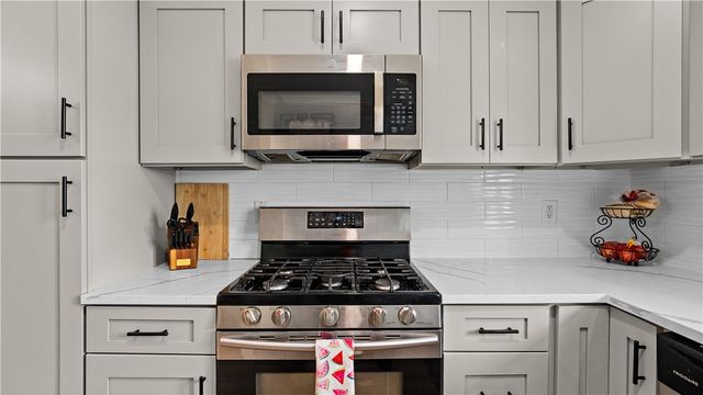 133 Oakdale Avenue, Pawtucket, RI 02860