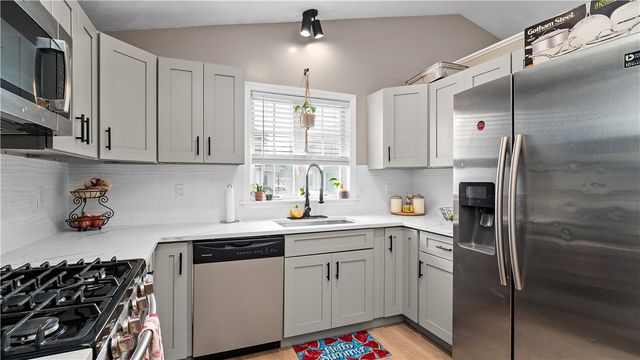133 Oakdale Avenue, Pawtucket, RI 02860