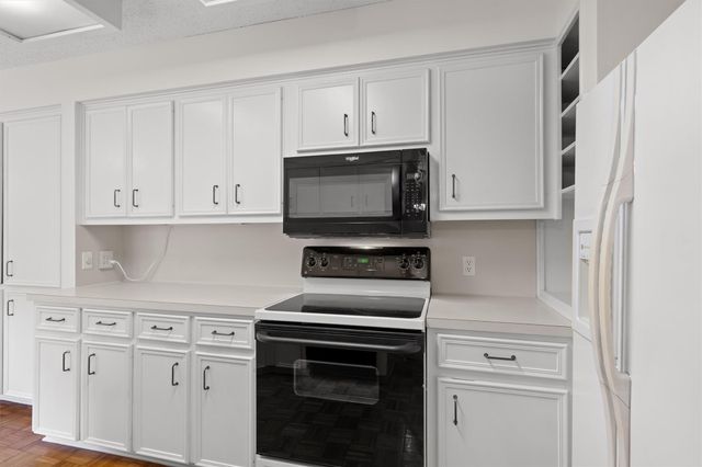 5724 N SCOUT ISLAND CIR, Austin, TX 78731