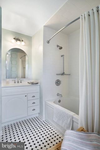 44 ACORN CT, Sterling, VA 20164