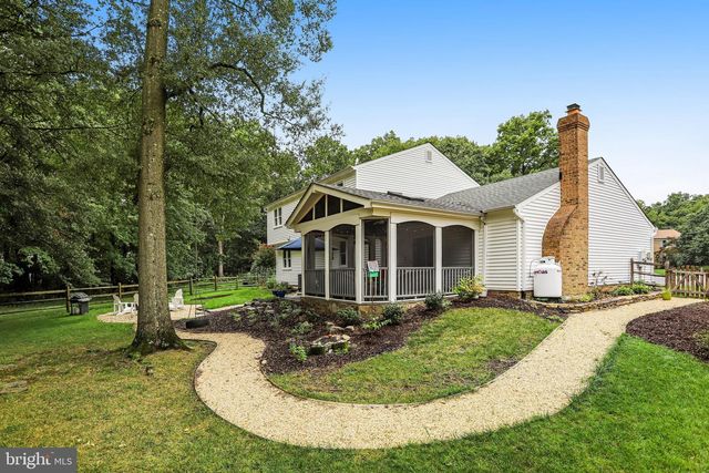 44 ACORN CT, Sterling, VA 20164