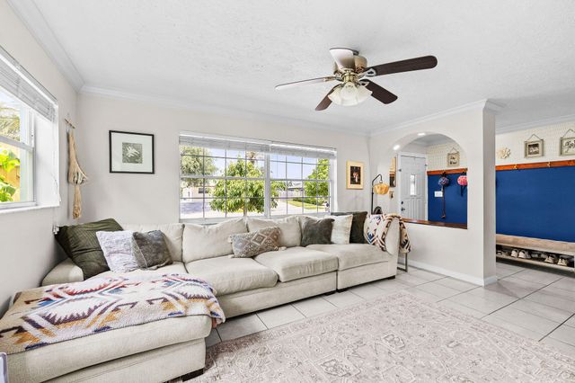 4366 Bamboo Drive, Palm Beach Gardens, FL 33410