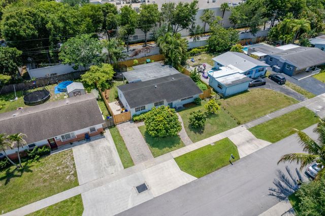 4366 Bamboo Drive, Palm Beach Gardens, FL 33410