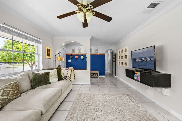 4366 Bamboo Drive, Palm Beach Gardens, FL 33410
