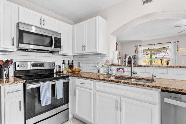 4366 Bamboo Drive, Palm Beach Gardens, FL 33410