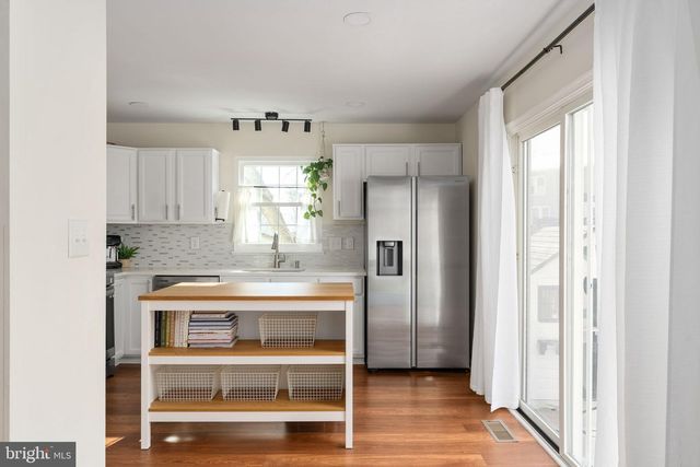 3884 WERTZ DR, Woodbridge, VA 22193