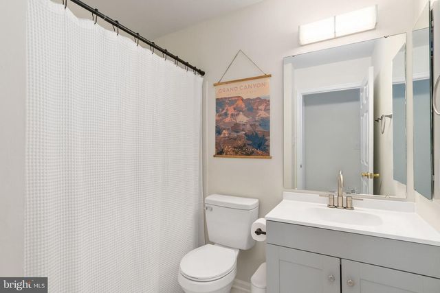 3884 WERTZ DR, Woodbridge, VA 22193