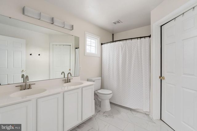 3884 WERTZ DR, Woodbridge, VA 22193