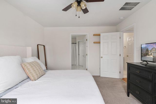 3884 WERTZ DR, Woodbridge, VA 22193