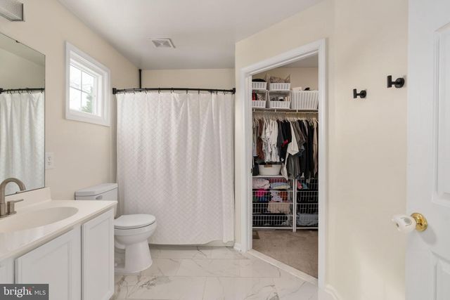 3884 WERTZ DR, Woodbridge, VA 22193