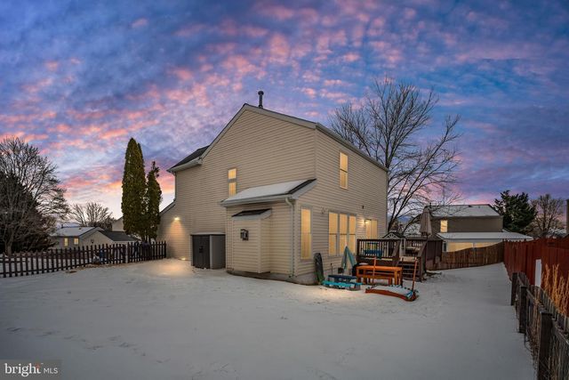 3884 WERTZ DR, Woodbridge, VA 22193