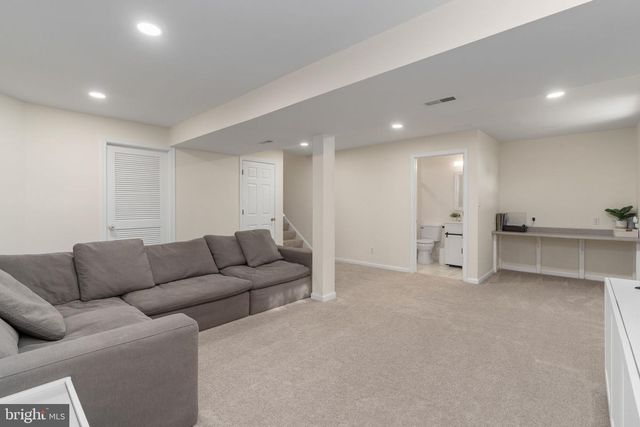 3884 WERTZ DR, Woodbridge, VA 22193