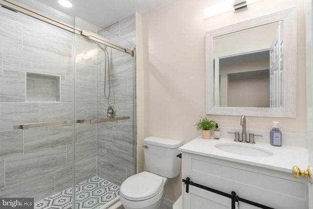 3884 WERTZ DR, Woodbridge, VA 22193