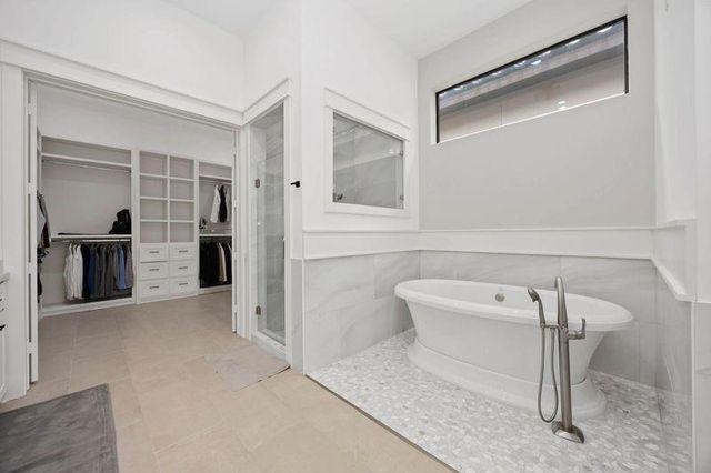 15918 Bridges Fairway Lane, Houston, TX 77068