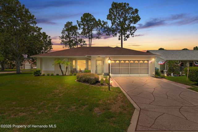 7196 Crown Oaks Drive, Spring Hill, FL 34606