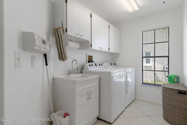 7196 Crown Oaks Drive, Spring Hill, FL 34606