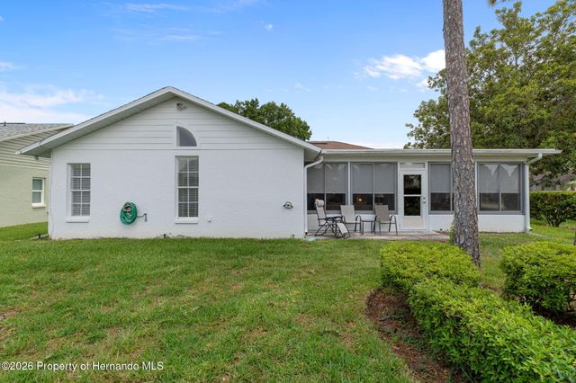 7196 Crown Oaks Drive, Spring Hill, FL 34606