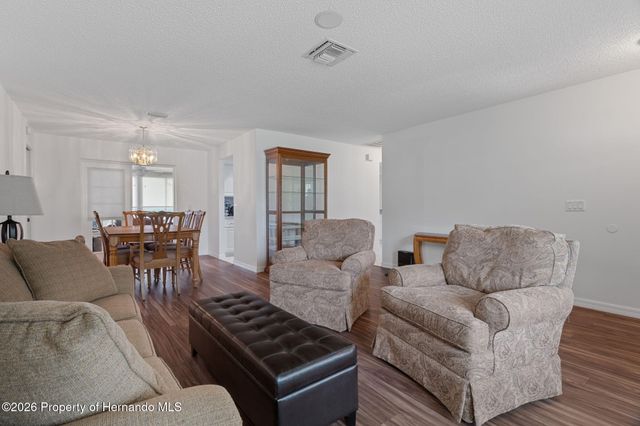7196 Crown Oaks Drive, Spring Hill, FL 34606