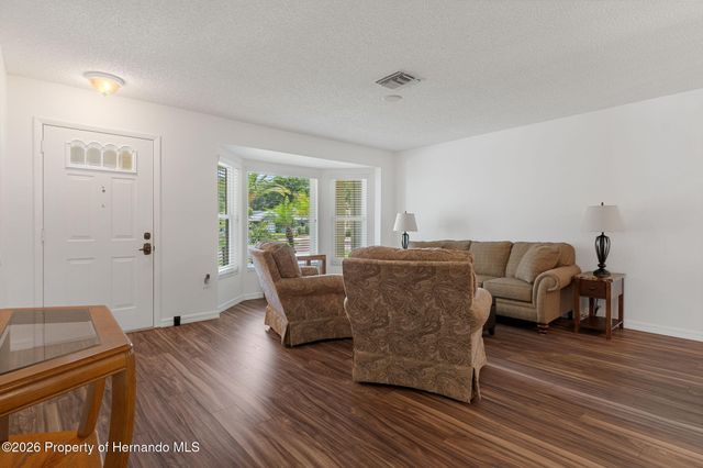 7196 Crown Oaks Drive, Spring Hill, FL 34606