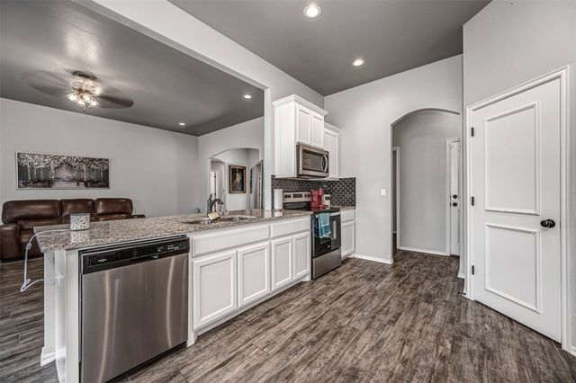 2429 Gallant Fox Terrace, Guthrie, OK 73044