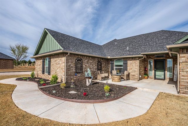 2429 Gallant Fox Terrace, Guthrie, OK 73044