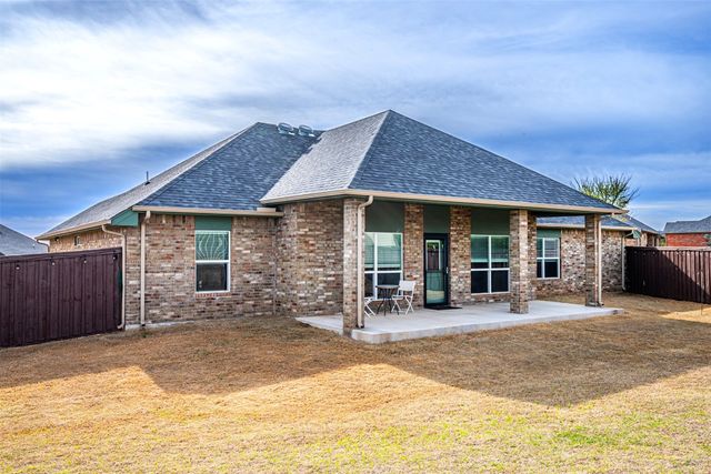 2429 Gallant Fox Terrace, Guthrie, OK 73044