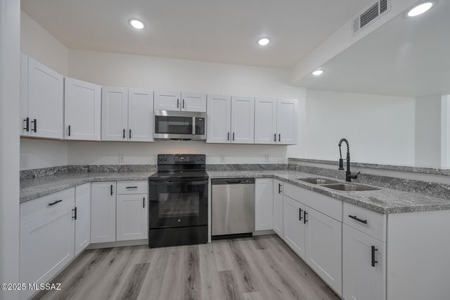 2885 N Edmond Dantes Court, Tucson, AZ 85716