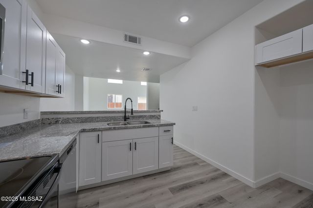 2885 N Edmond Dantes Court, Tucson, AZ 85716