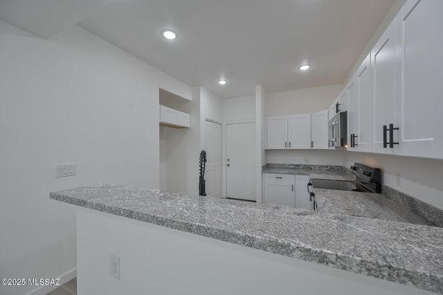 2885 N Edmond Dantes Court, Tucson, AZ 85716