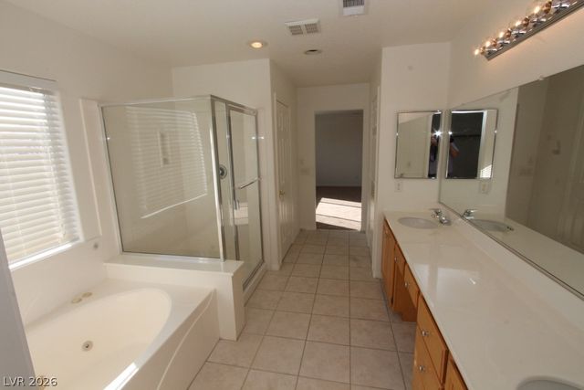 8247 AZURE SHORES Court, Las Vegas, NV 89117