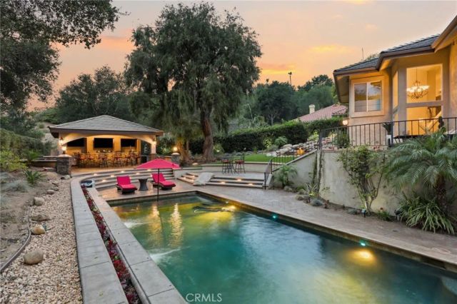 664 Manor Ridge Road, Santa Paula, CA 93060