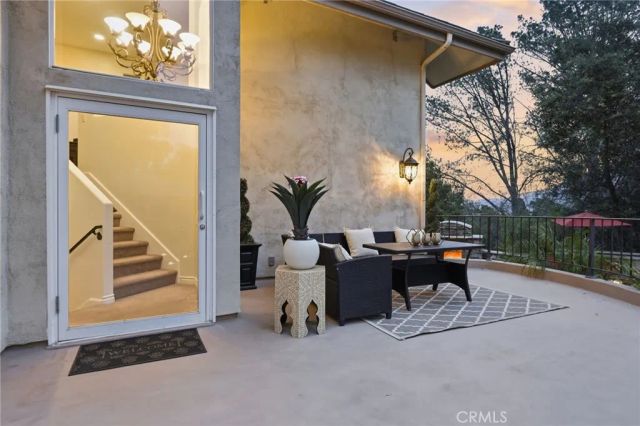 664 Manor Ridge Road, Santa Paula, CA 93060