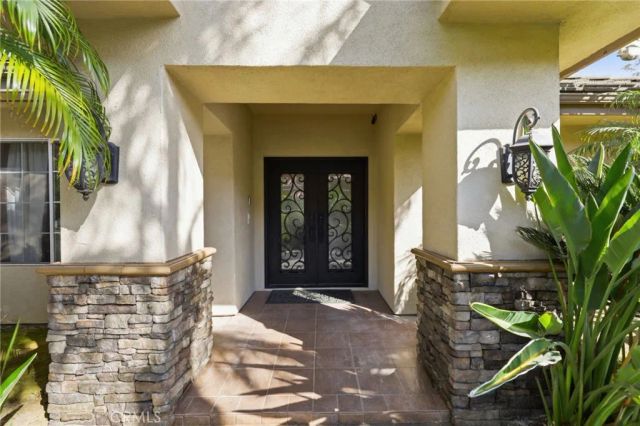 664 Manor Ridge Road, Santa Paula, CA 93060