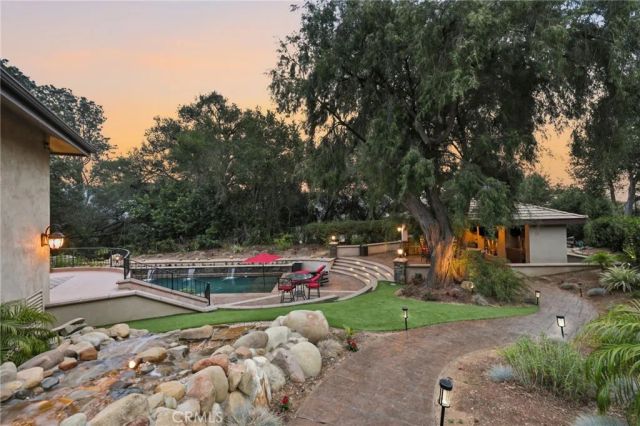 664 Manor Ridge Road, Santa Paula, CA 93060