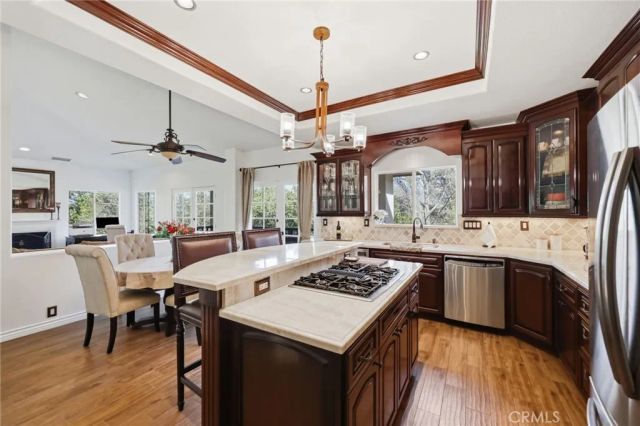 664 Manor Ridge Road, Santa Paula, CA 93060
